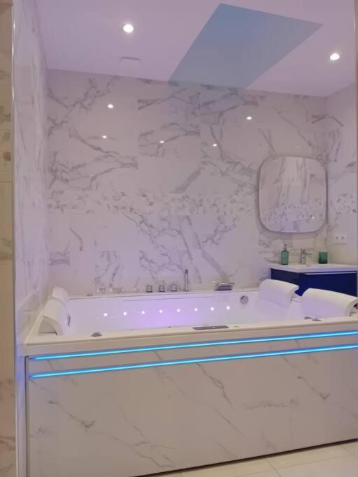 Maison Avec Jacuzzi - Louvres Proche Roissy Cdg - Paris Εξωτερικό φωτογραφία